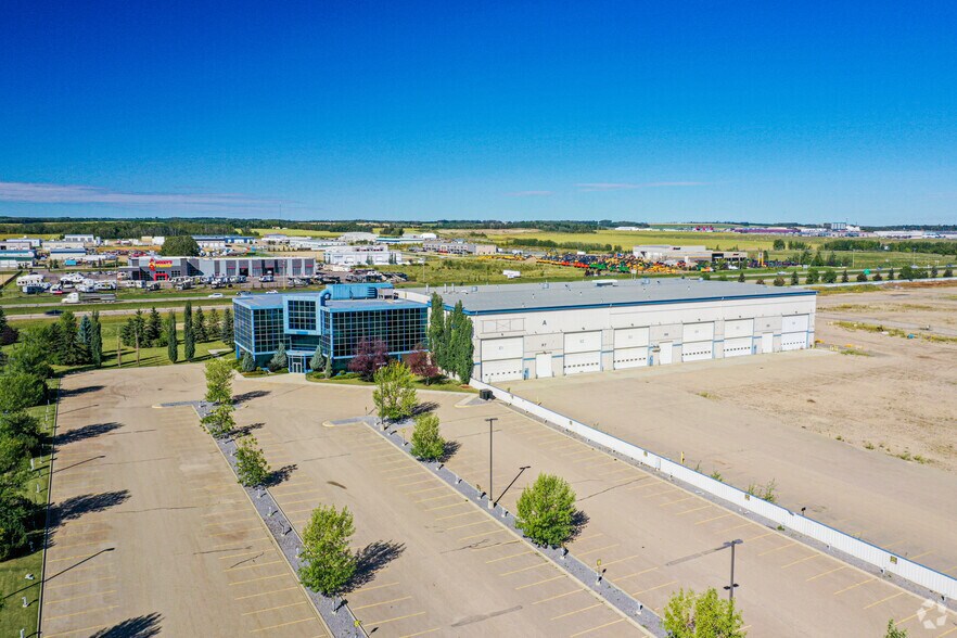 More Photos Of 7550 Edgar Industrial Dr, Red Deer Warehouse For Lease