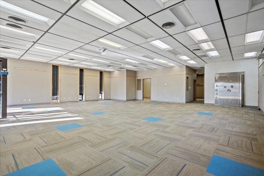 More Photos Of 1904 E 15th St, Cheyenne Office For Sale