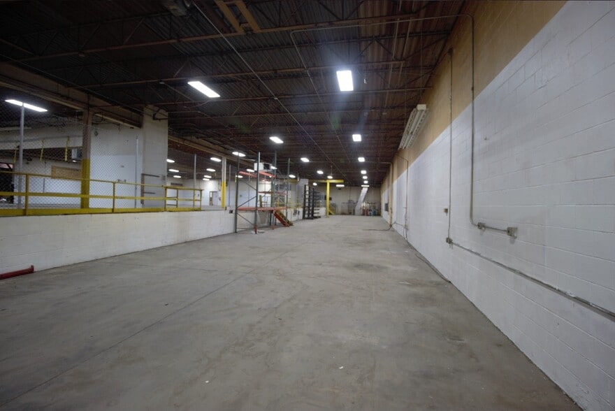 More Photos Of 2025 Brighton Henrietta Town Line Rd, Rochester Manufacturing For Lease