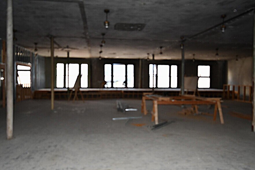 More Photos Of 544-546 S 4th St, Louisville Storefront For Sale