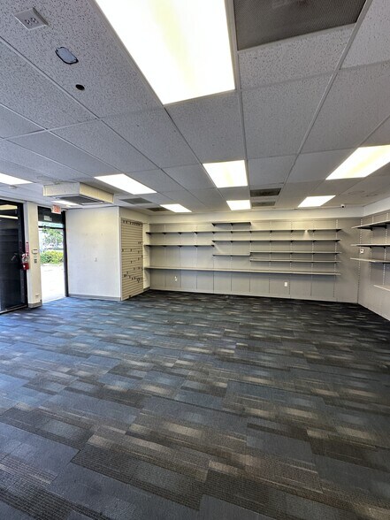 More Photos Of 29 N Federal Hwy, Hallandale Beach Freestanding For Lease