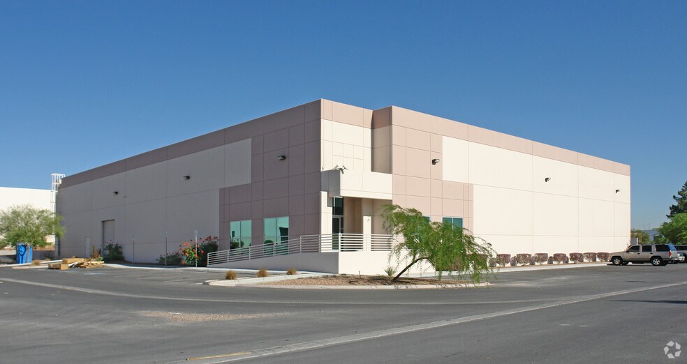 More Photos Of 3225 W Post Rd, Las Vegas Warehouse For Lease