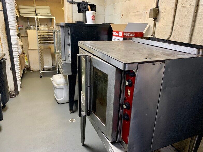 More Photos Of 1220 E 15th St, Joplin Specialty For Sale