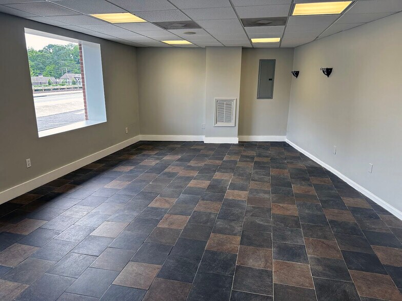 More Photos Of 4510 S Main St, Acworth Freestanding For Lease