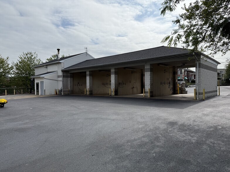 More Photos Of 1333 Lancaster Ave, Reading Specialty For Sale