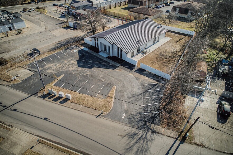 More Photos Of 207 Iris Dr, Hendersonville Daycare Center For Sale