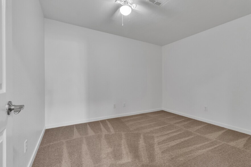 More Photos Of 1338 D St, Ramona Office For Sale