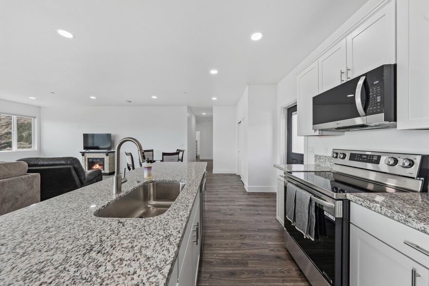 More Photos Of 1929 US-395, Gardnerville Apartments For Sale