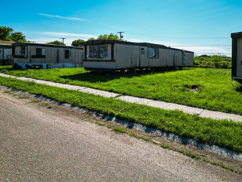 More Photos Of John Wayne Dr, Robstown Land For Sale