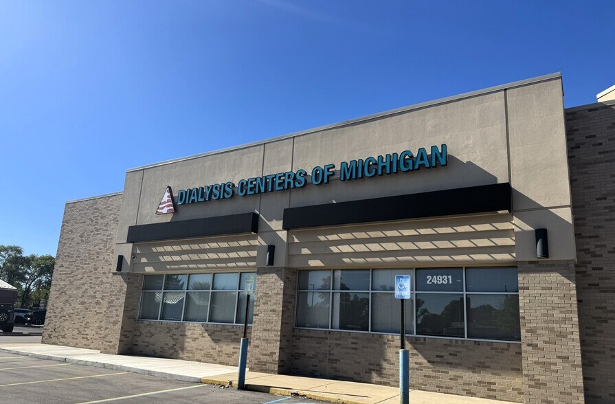 More Photos Of 24931 Kelly Rd, Eastpointe Drugstore For Sale