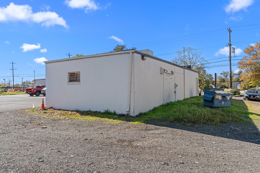 More Photos Of 1510 Haines Rd, Levittown Storefront Retail Office For Sale