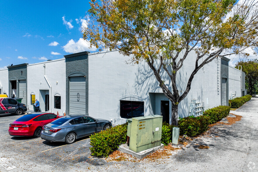 Primary Photo Of 3130 W 84th St, Hialeah Warehouse For Lease