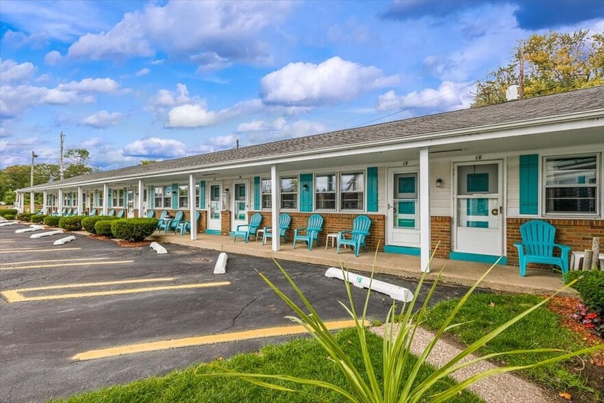 More Photos Of 3107 W Lake Rd, Erie Hotel For Sale