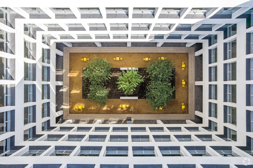 More Photos Of 1500 Solana Blvd, Westlake Unknown For Lease