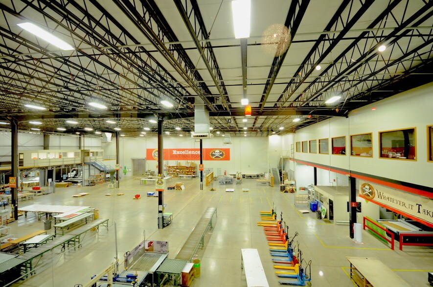 More Photos Of 100 Marketing Way, Suffield Manufacturing For Sale