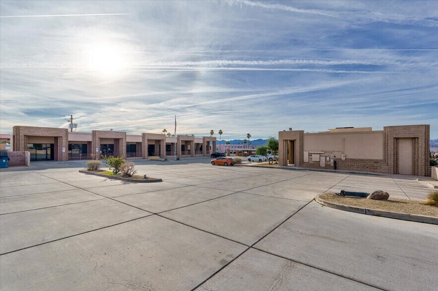 More Photos Of 2035 Mesquite Ave, Lake Havasu City Medical For Sale