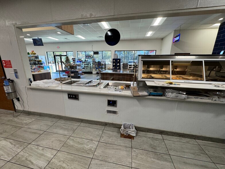 More Photos Of 5315 Troup Hwy, Tyler General Retail For Sale