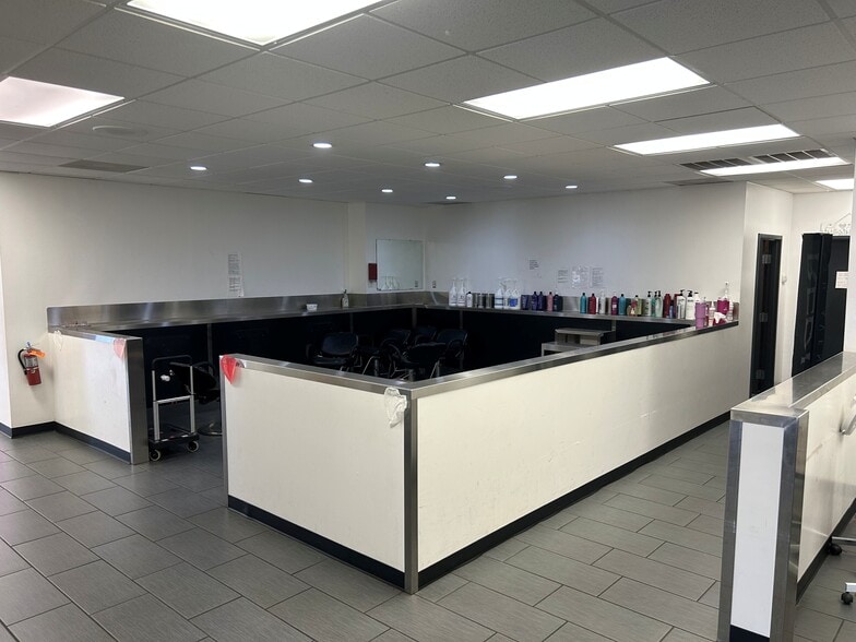 More Photos Of 7474 Garners Ferry Rd, Columbia Medical For Sale