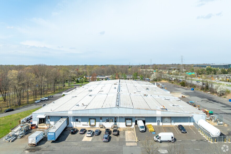 More Photos Of 6 Princess Rd, Lawrenceville Warehouse For Lease