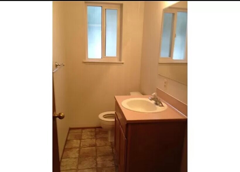 More Photos Of 1019 18th St NE, Auburn Apartments For Sale