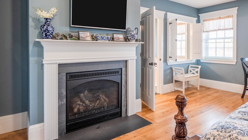 More Photos Of 208-210 Wharf St, Hermann Hospitality For Sale