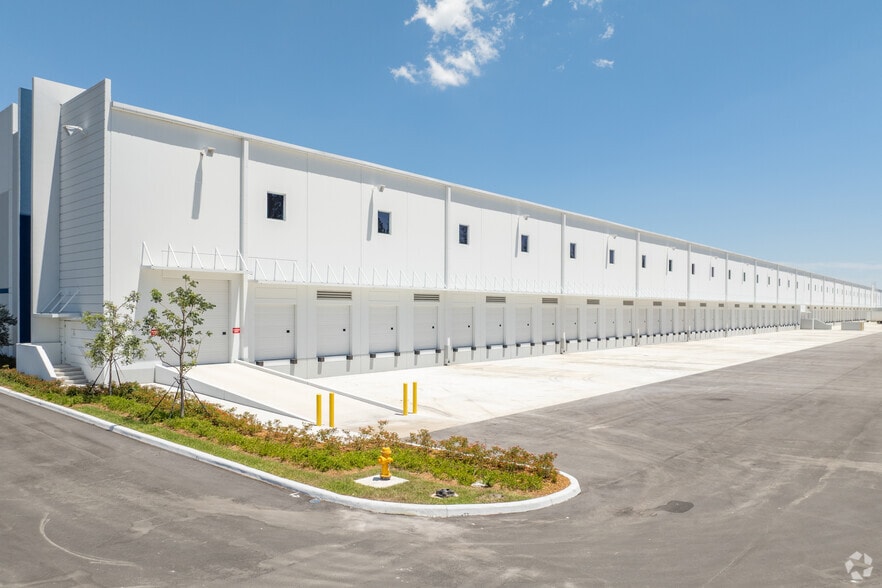 More Photos Of NW 107th Ave, Doral Unknown For Lease