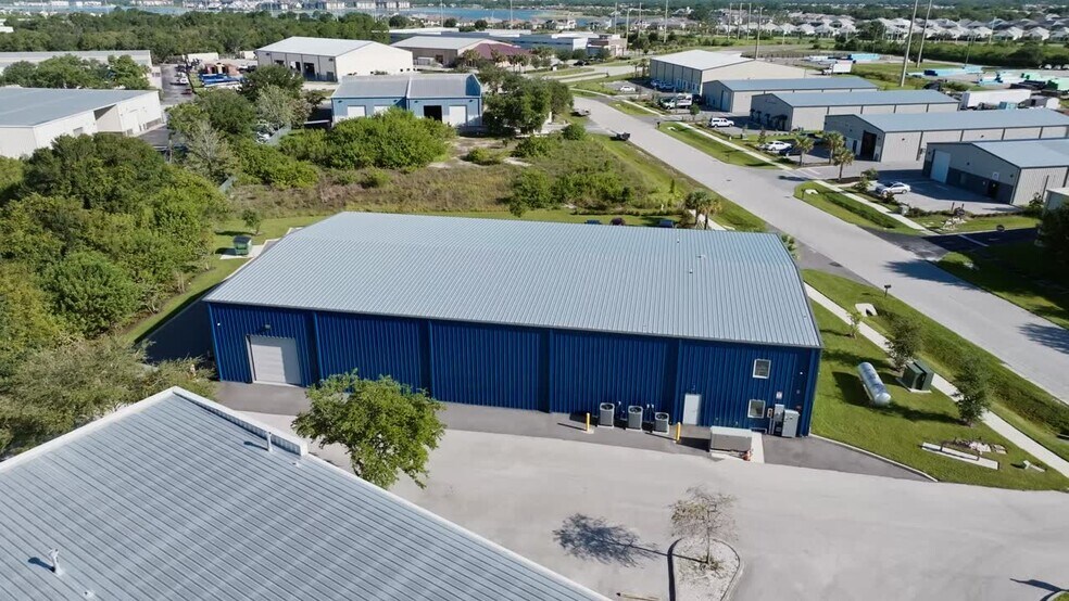 More Photos Of 8280 Consumer Ct, Sarasota Light Manufacturing For Sale