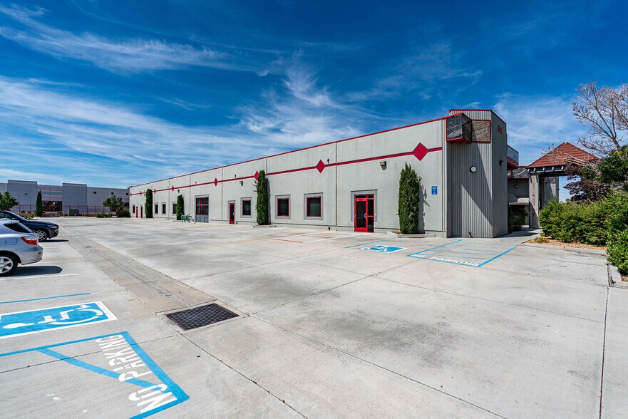 More Photos Of 300-304 E Avenue K6, Lancaster Office For Lease