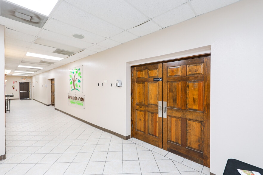 More Photos Of 1600 Clark Blvd, Laredo General Retail For Sale