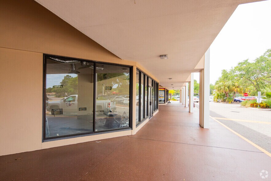 More Photos Of 2810-3016 54th Ave S, Saint Petersburg Unknown For Lease