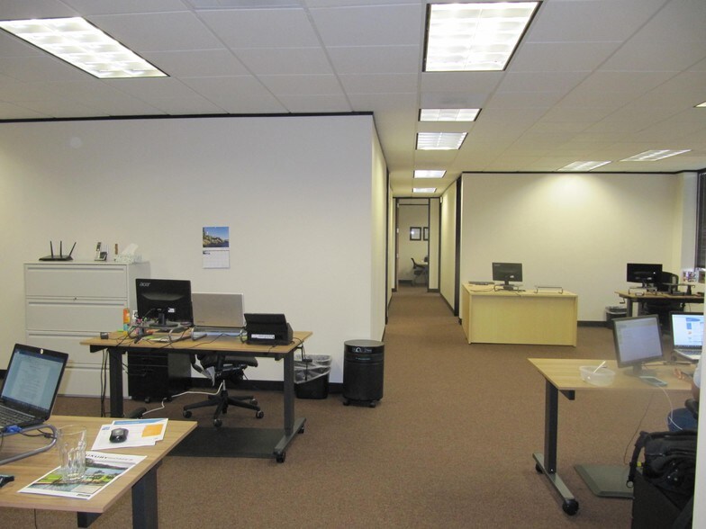 More Photos Of 3409 Executive Center Dr, Austin Unknown For Lease