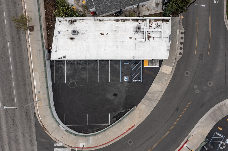 More Photos Of 2329-2335 W Sequoia Ave, Anaheim Storefront Retail Office For Lease