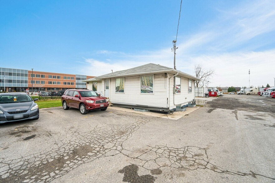 More Photos Of 140-160 Derry Rd E, Mississauga Office For Sale