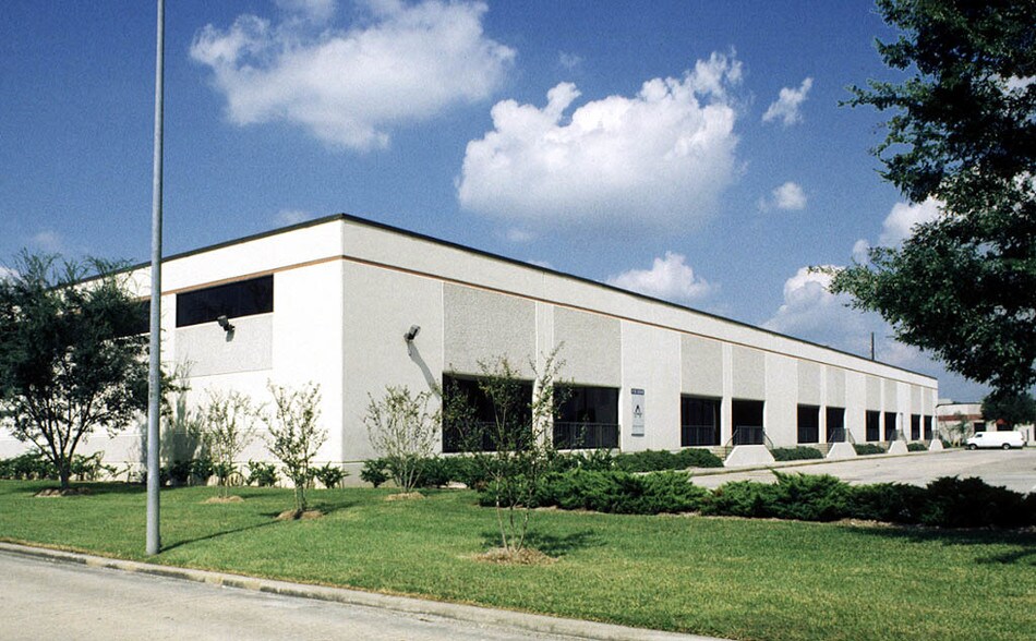Primary Photo Of 16502-16514 Air Center Blvd, Houston Warehouse For Lease