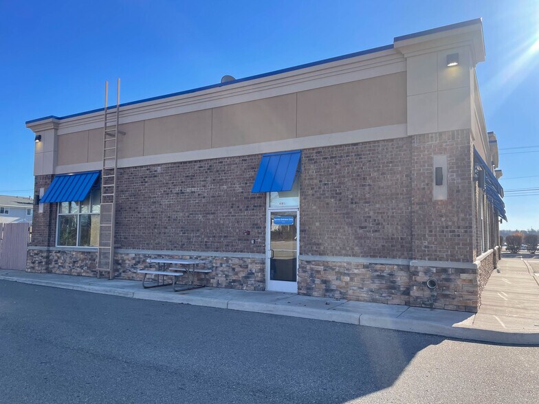 More Photos Of 4101 E Blue Grass Rd, Mt Pleasant Freestanding For Sale