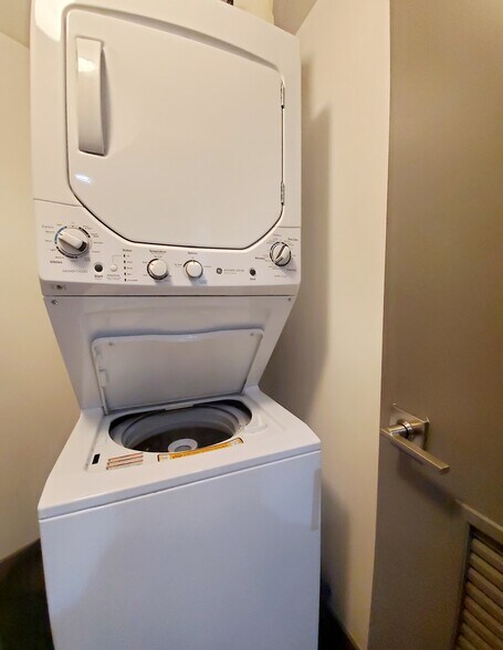 More Photos Of 2848 N Seminary Ave, Chicago Apartments For Sale