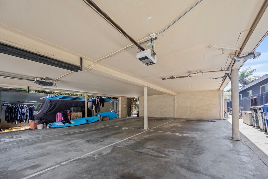 More Photos Of 1034 Pleasantview Ave, Venice Apartments For Sale