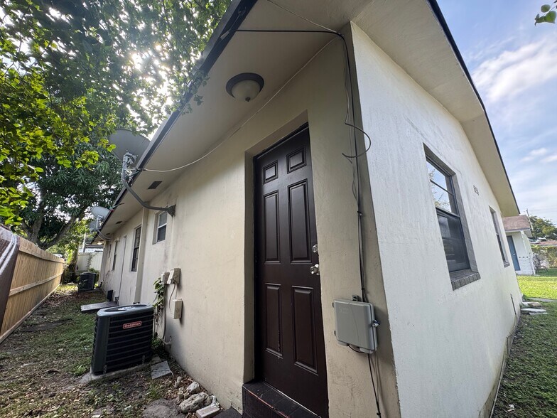 More Photos Of 6134 SW 40th Ct, Miramar Multifamily For Sale