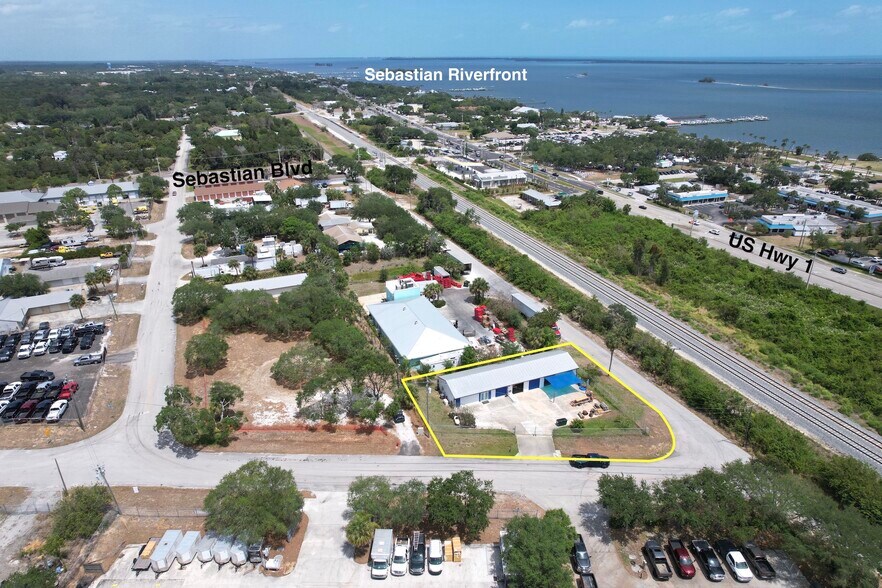 More Photos Of 6820 Woodmere Rd, Sebastian Light Distribution For Sale