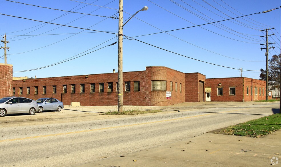 Primary Photo Of 5205 Grant Ave, Garfield Heights Manufacturing For Lease