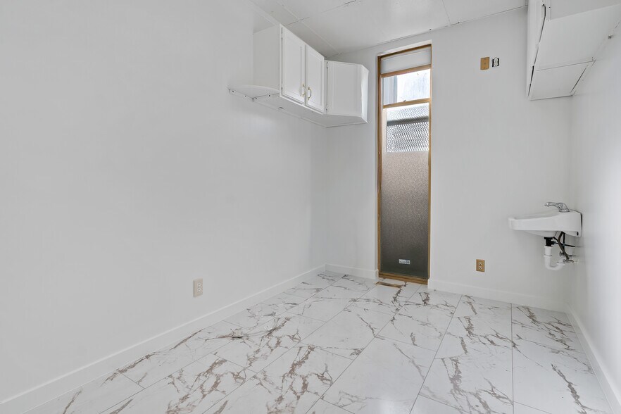 More Photos Of 2330 S Main St, Salt Lake City Office For Lease