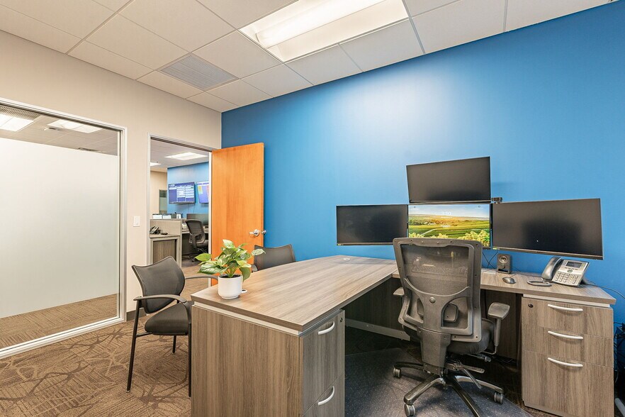 More Photos Of 1095 W Rio Salado Pky, Tempe Loft Creative Space For Sale