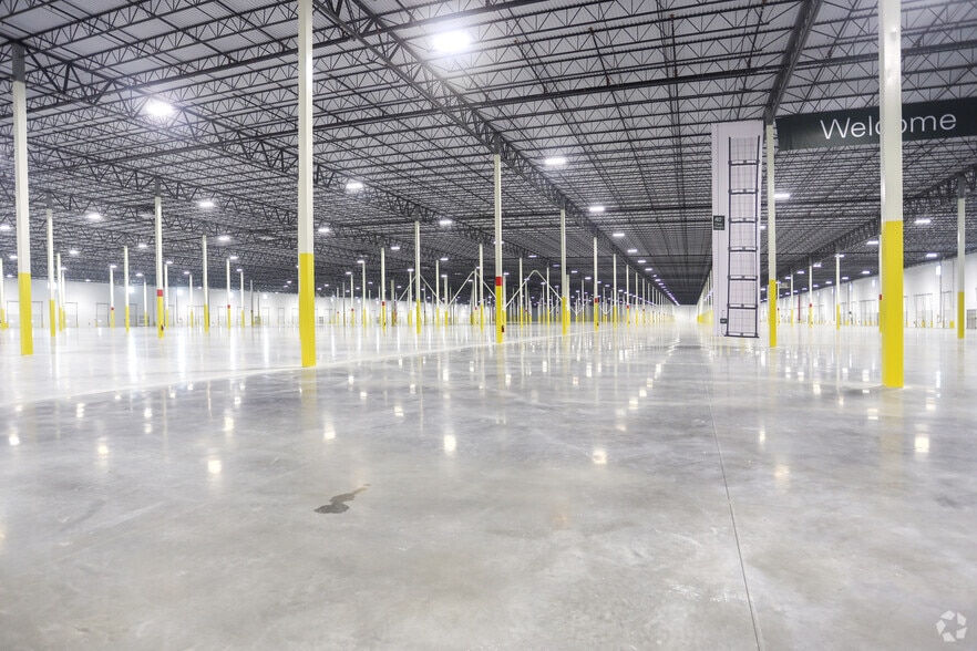 More Photos Of 10015 Archer Drive, Brownsburg Distribution For Lease