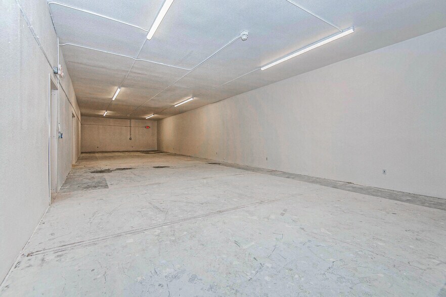 More Photos Of 5557 Cahuenga Blvd, North Hollywood General Retail For Sale
