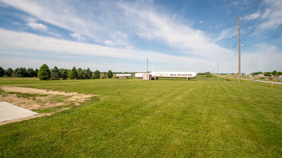 More Photos Of 219 1st SW st, Byron Warehouse For Lease