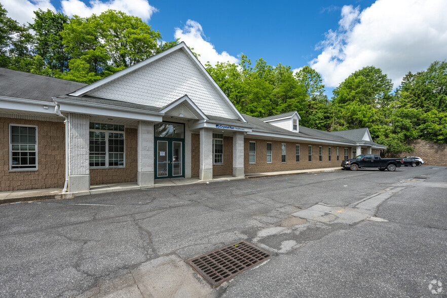 Primary Photo Of 33 Route 17M, Harriman Medical For Sale