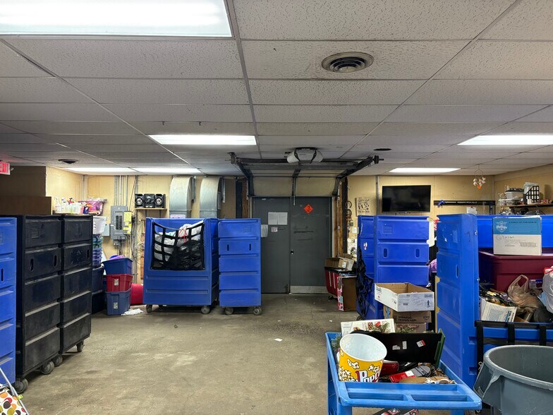 More Photos Of 1202 NW 4th St, Grand Rapids Freestanding For Sale