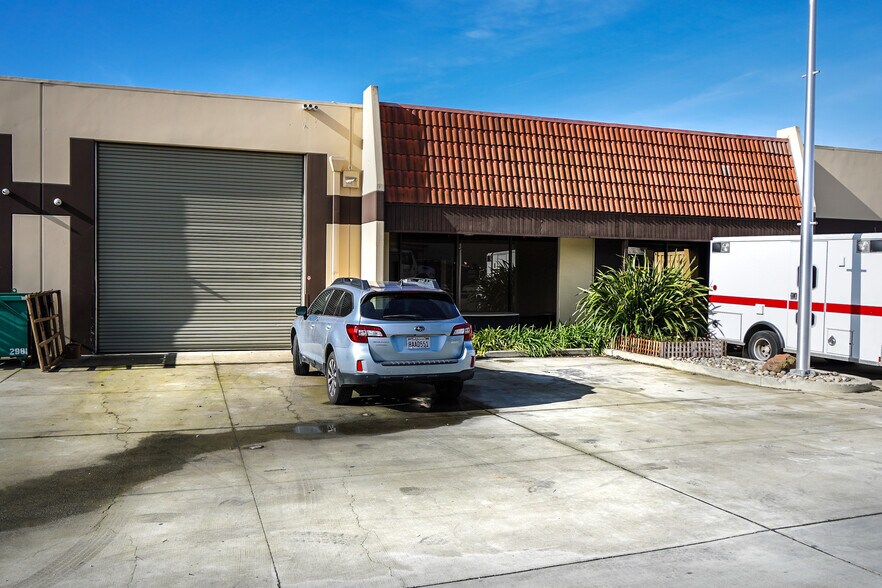 More Photos Of 380 Swift Ave, South San Francisco Warehouse For Lease