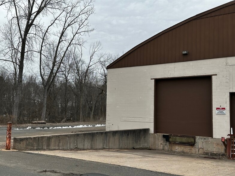More Photos Of 61 Ffyler Pl, Suffield Unknown For Lease