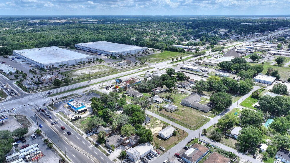 More Photos Of 2016 W Memorial Blvd, Lakeland Auto Repair For Lease